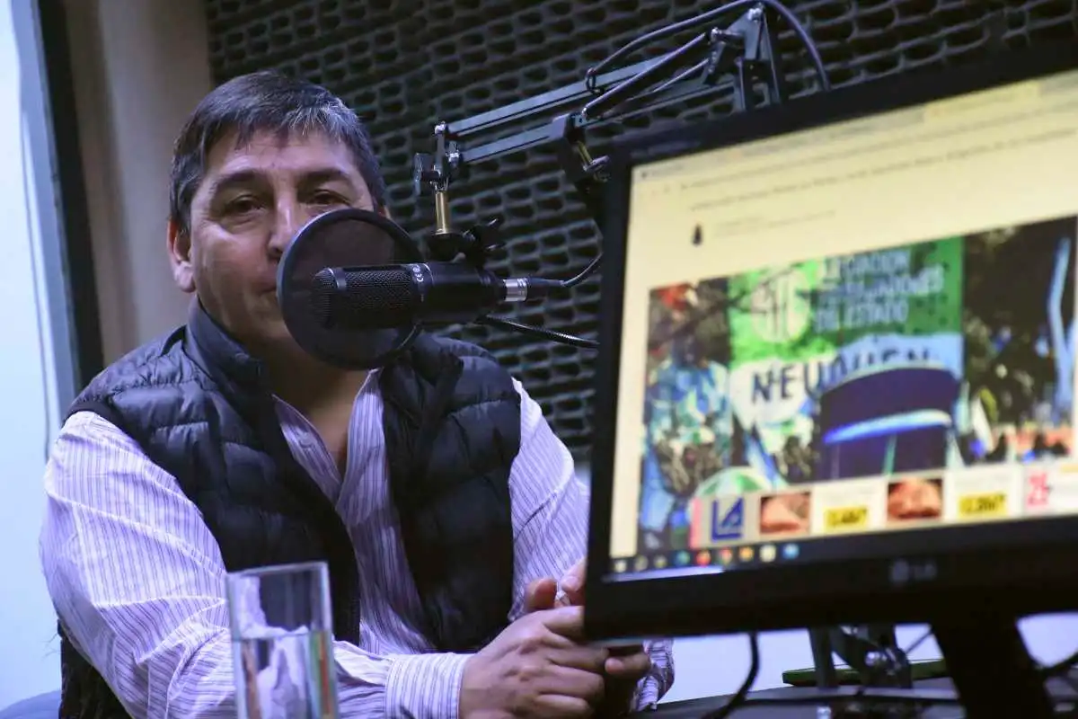 neuquen-rn-radio-vos-al-aire-carlos-quintriqueo-ate-foto-mati-subat-MES_4124-1