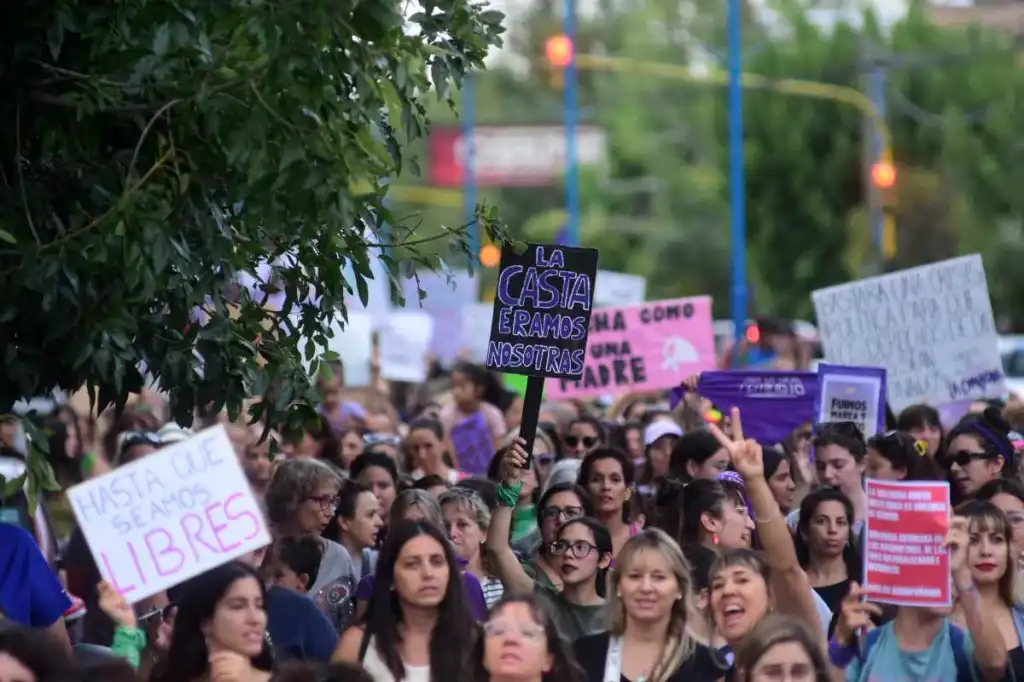 Roca-Marcha-8M-14-Maripe.jpg